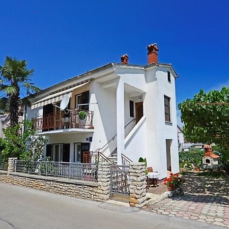 Apartment Complex Nevia Πόρετς Εξωτερικό φωτογραφία