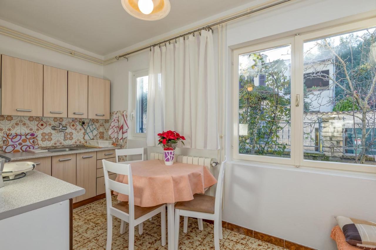 Apartment Complex Nevia Πόρετς Εξωτερικό φωτογραφία