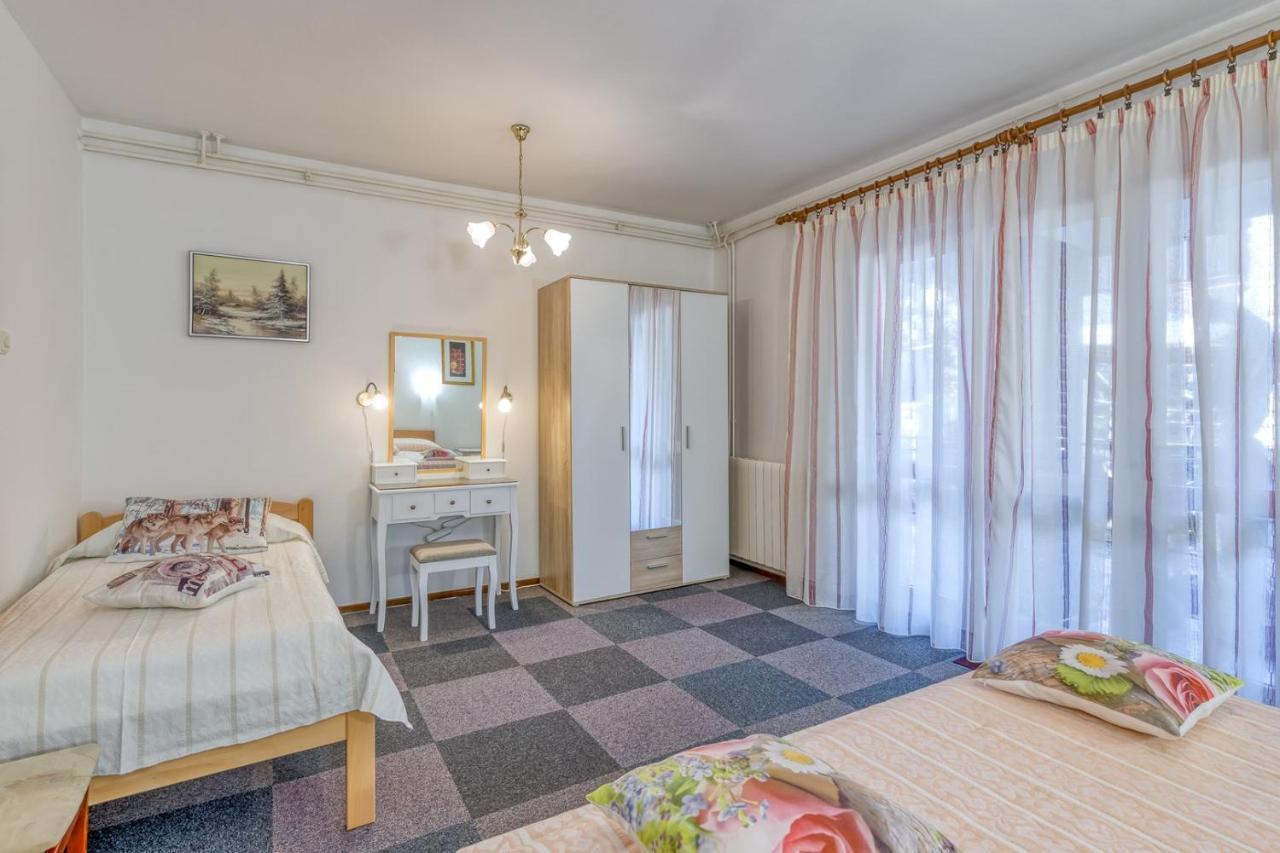 Apartment Complex Nevia Πόρετς Εξωτερικό φωτογραφία
