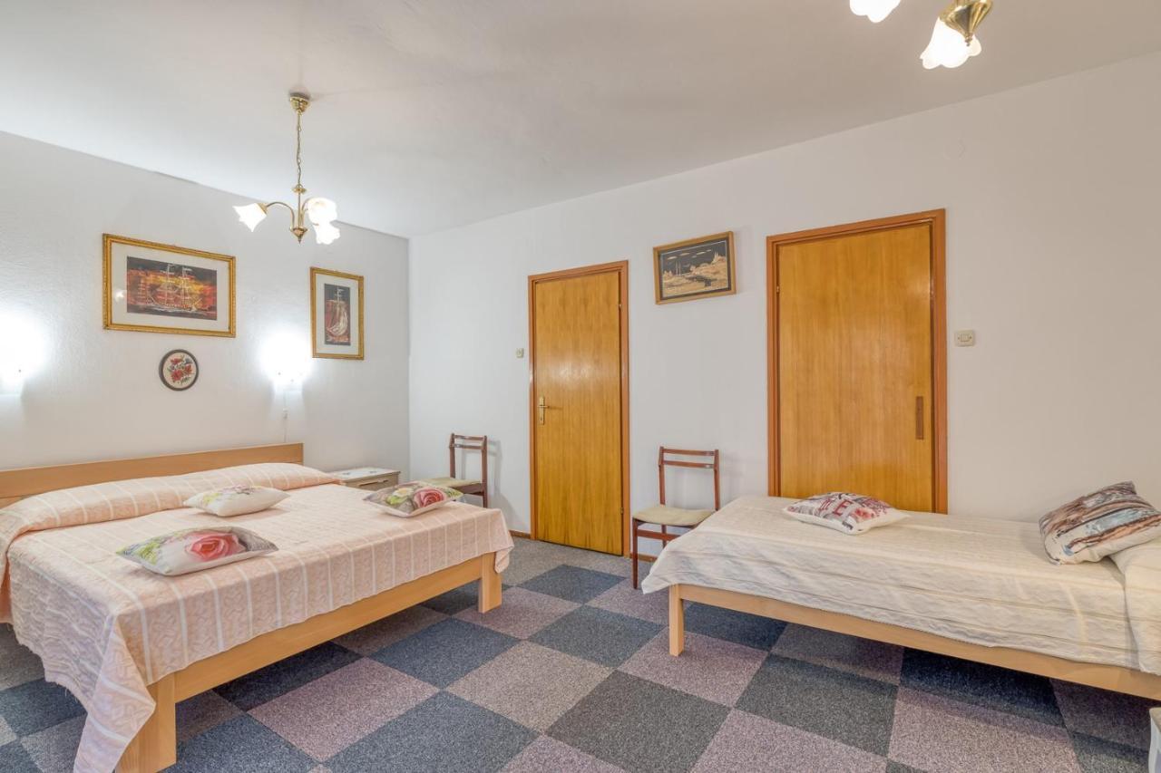 Apartment Complex Nevia Πόρετς Εξωτερικό φωτογραφία