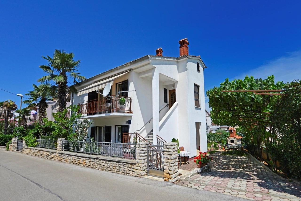 Apartment Complex Nevia Πόρετς Εξωτερικό φωτογραφία