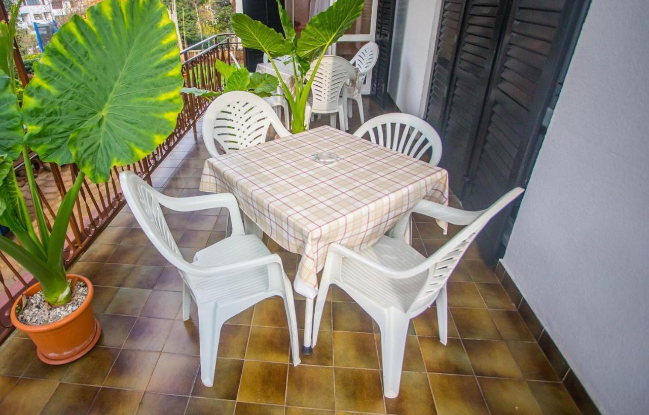 Apartment Complex Nevia Πόρετς Εξωτερικό φωτογραφία