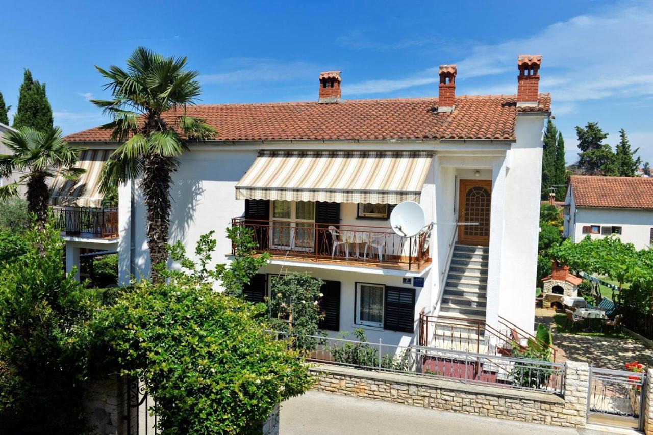 Apartment Complex Nevia Πόρετς Εξωτερικό φωτογραφία