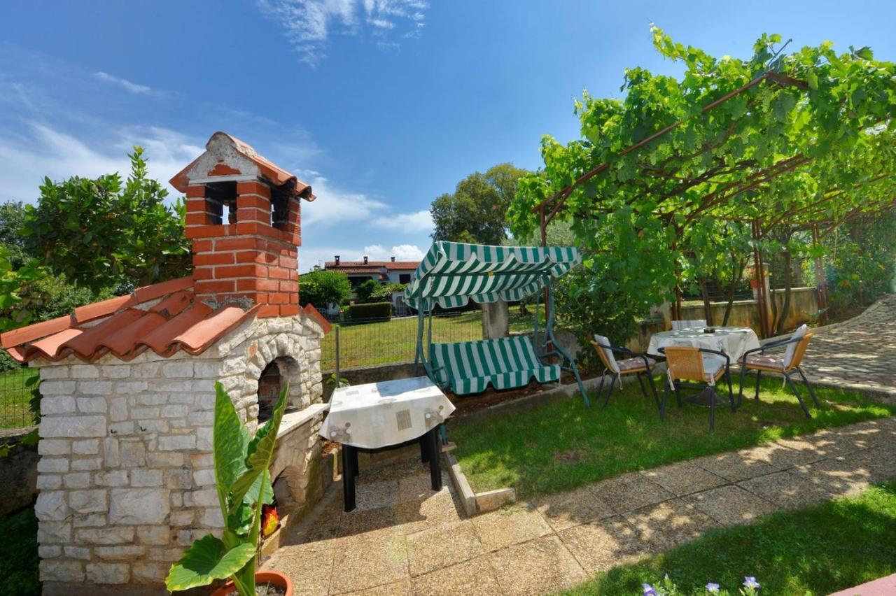 Apartment Complex Nevia Πόρετς Εξωτερικό φωτογραφία