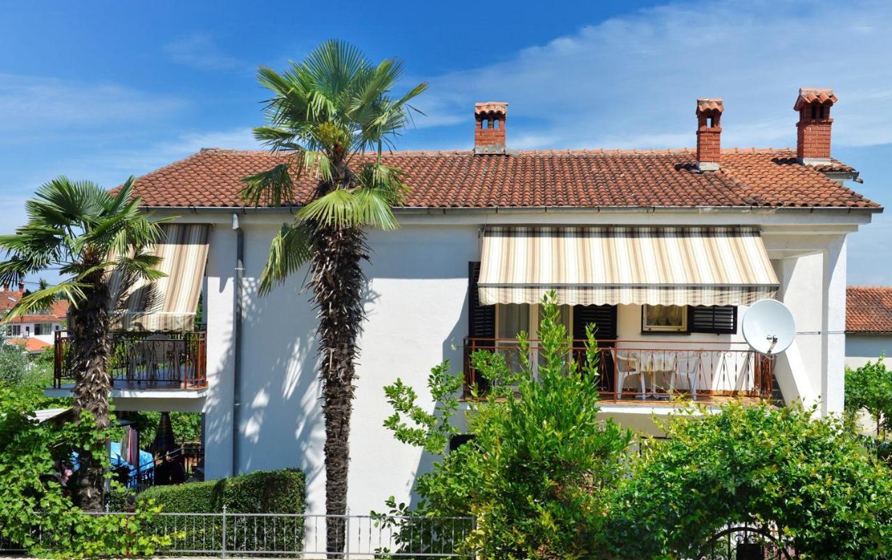 Apartment Complex Nevia Πόρετς Εξωτερικό φωτογραφία